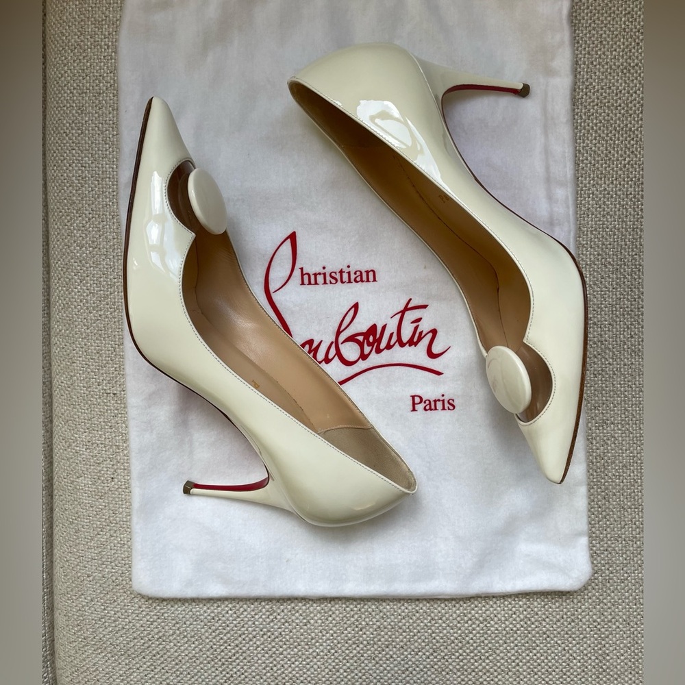Christian Louboutin Cream/White Patent Leather
Pumps EU 39.5 - Picture 7 of 15